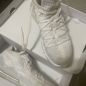 Lebron 17 low white camo. 
Only used for one season. Size 9.5, color white